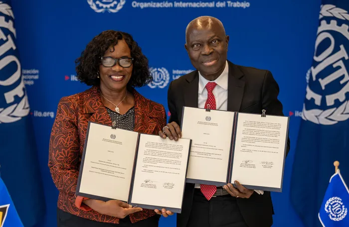 Ms Virginia Albert-Poyotte, the Minister of Labour of Saint Lucia, presents the instruments of ratification of Conventions Nos. 138  and 187 to the ILO Director-General, Gilbert F. Houngbo. 5 June 2025.