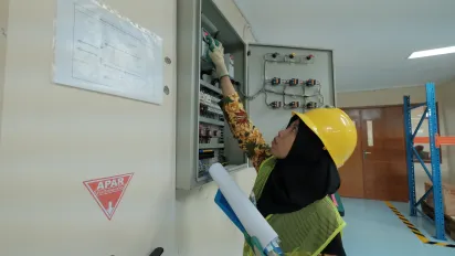 A young Indonesian apprentice on the job training 2019