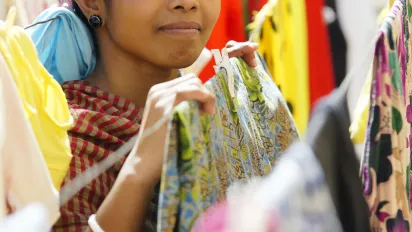 Woman hanging her laundry