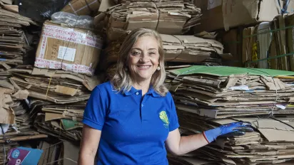 Retrato de Martha Elena Iglesias, gerente de la Cooperativa Planeta Verde dedicada al manejo de residuos en Antioquia