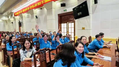 More than 300 workers, employers, and trade union leaders attended the event.