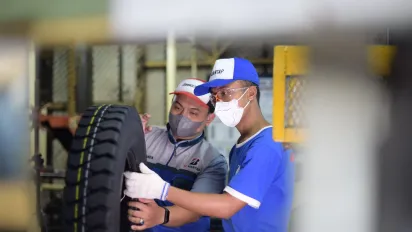 an apprentice in a manufacture sector in Indonesia