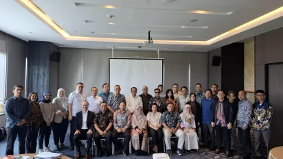 group picture of all attendees