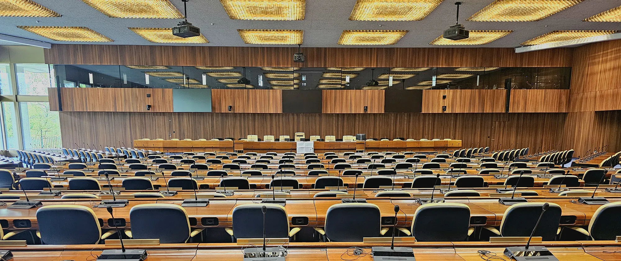 Picture of empty Governing Body meeting room