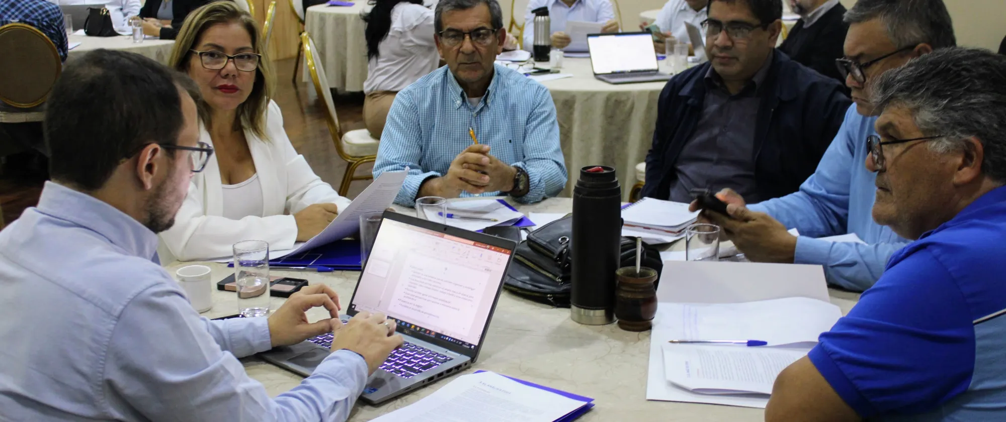 grupo de asistentes a taller en el departamento de Boqueron