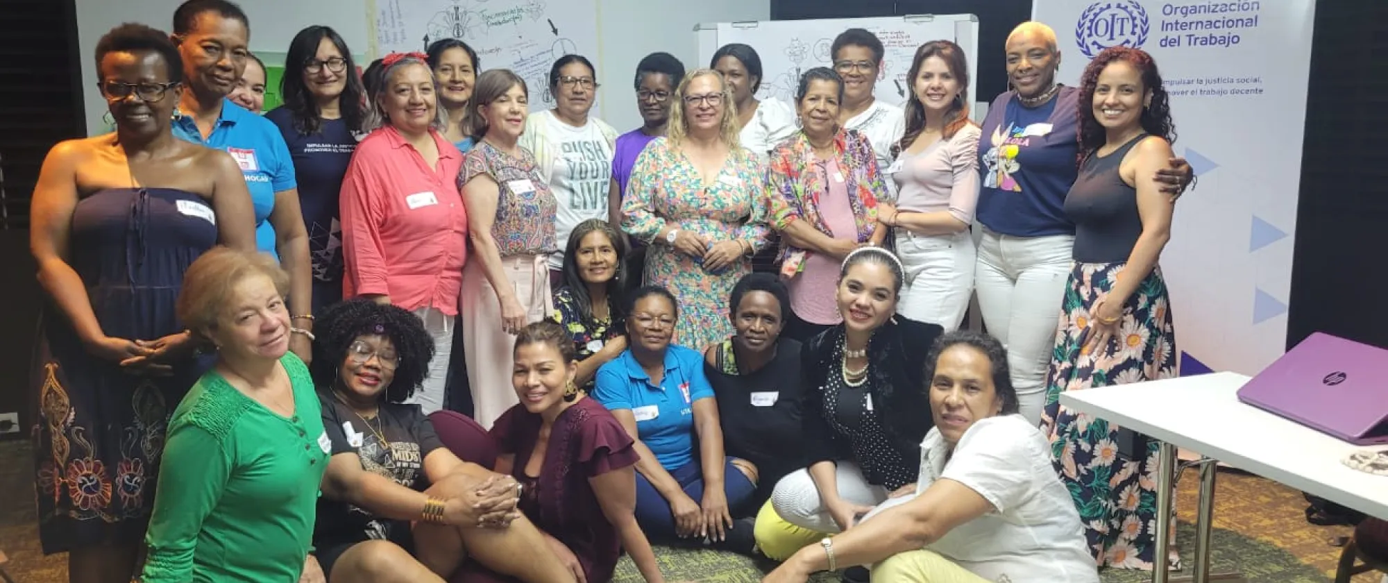 Foto grupal de trabajadoras domésticas remuneradas en Colombia