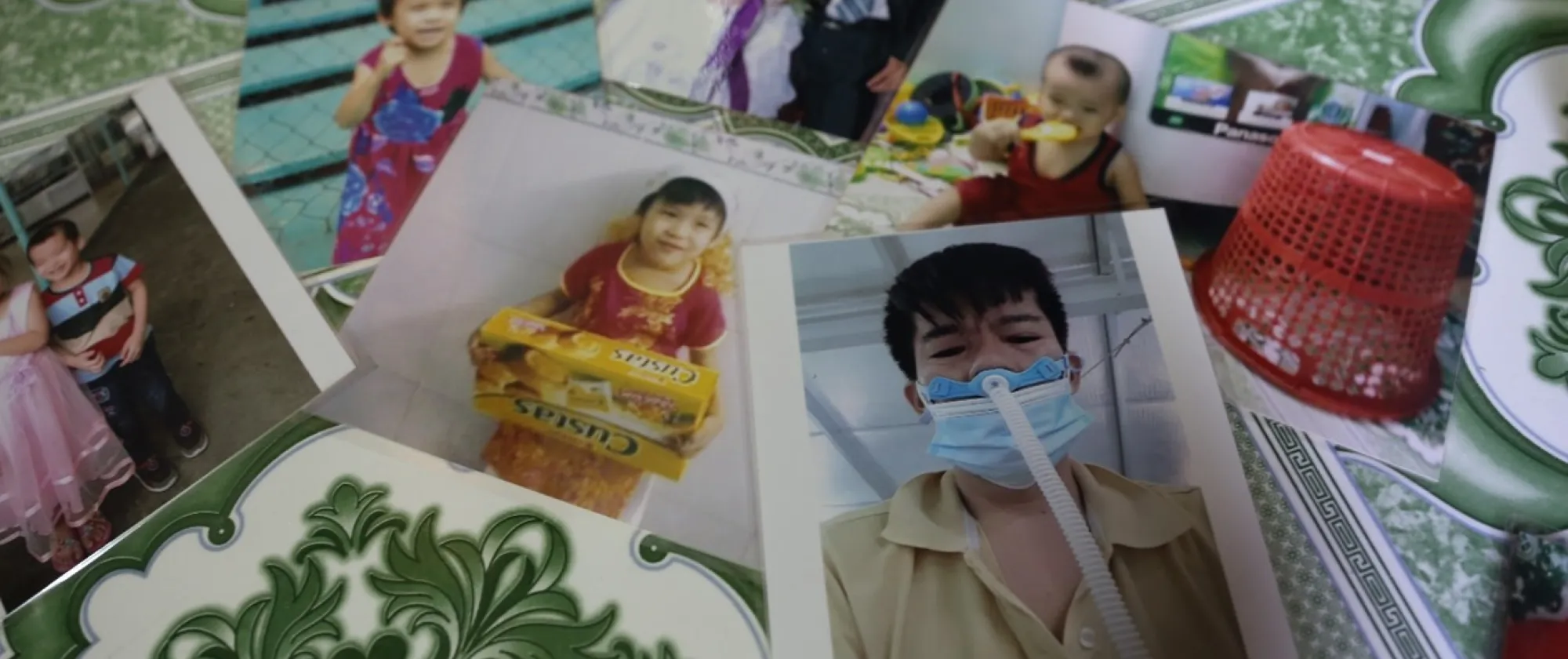 The relentless wave of COVID-19 swept through Ho Chi Minh City, turning two mothers into single parents, struggling to make ends meet and to raise their children.