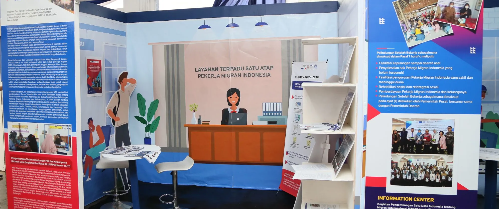 The exhibition diorama featuring the integrated service for potential migrant workers.