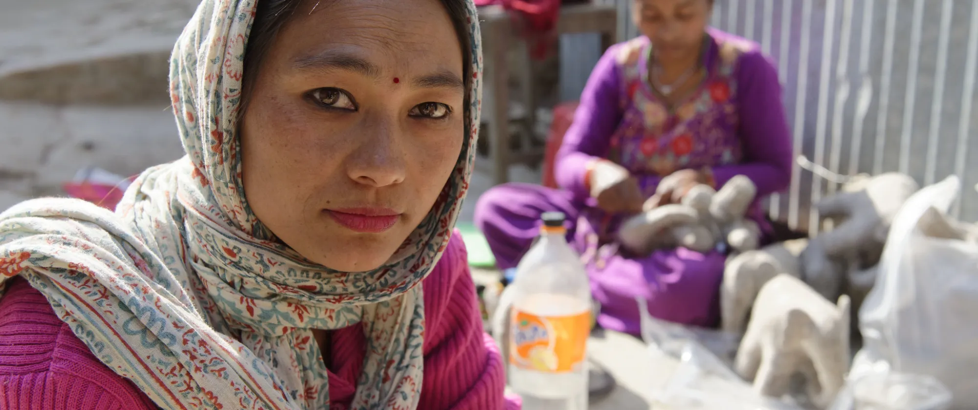  Kathmandou - Personal working in the Handicraft production and shop