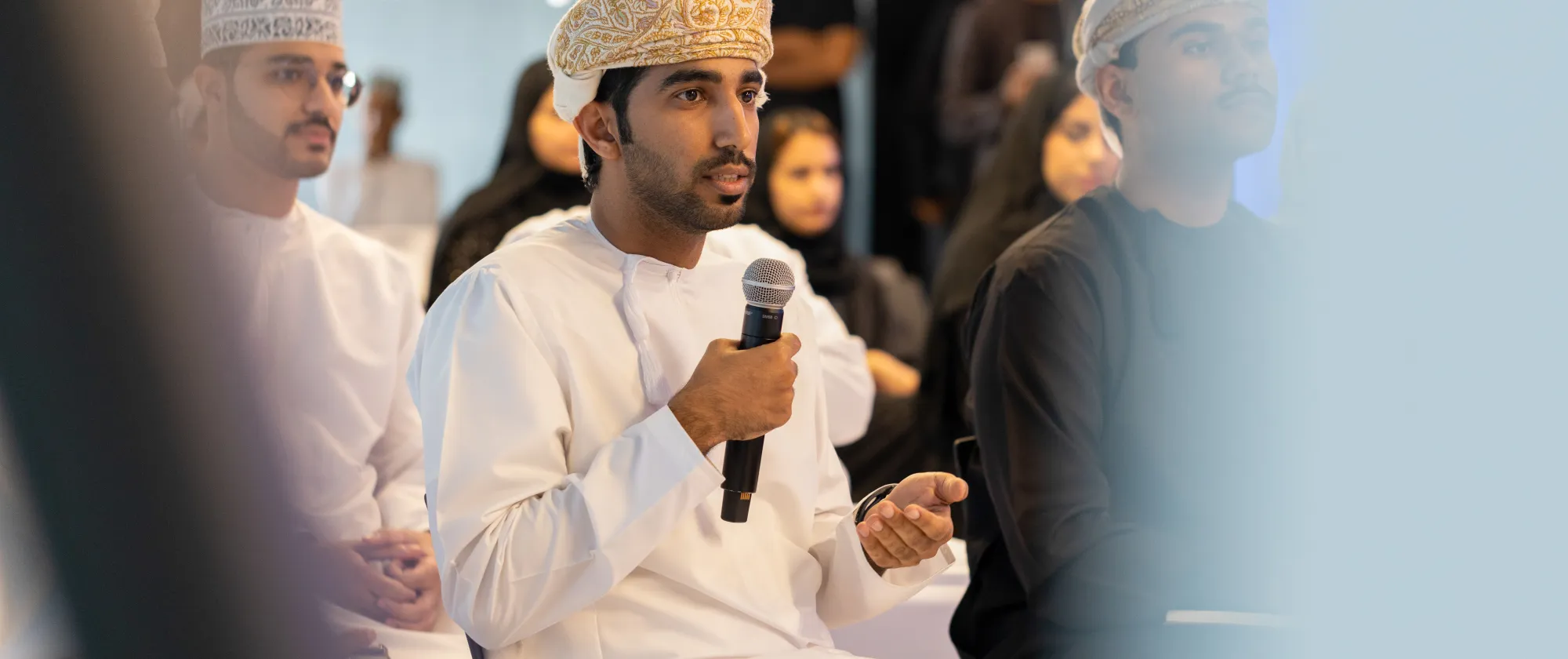 On March 7, 2023, a young Omani asks WIPO Director General Daren Tang a question during an event held at the newly established Oman Youth Centre.