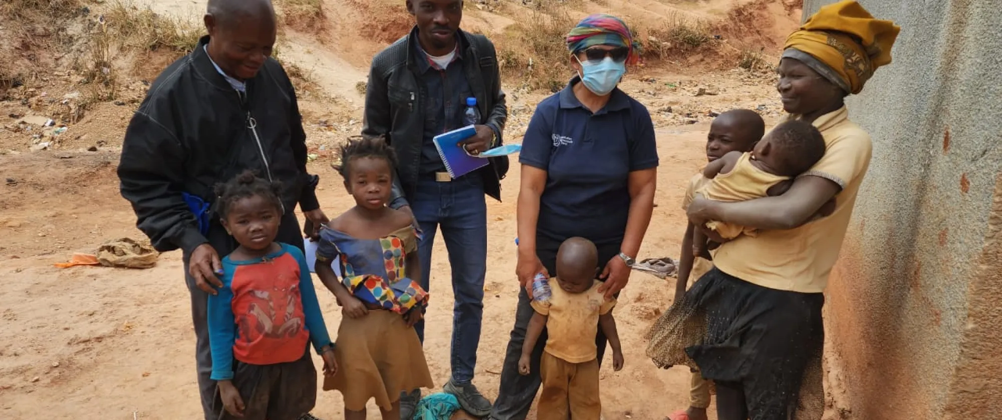 Children with their parents - Cobalt mines in Democratic Republic of the Congo