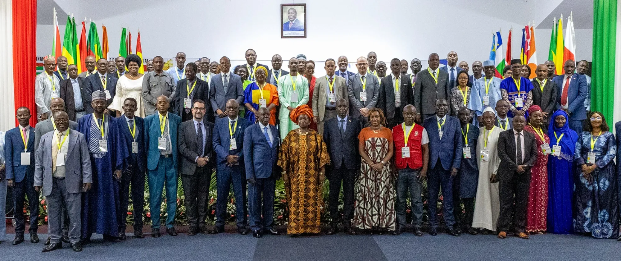Photo de famille des participants au 6e Séminaire régional de l'Internationale Francophone du Dialogue Social. Bujumbura, Burundi, le 19 novembre 2024.