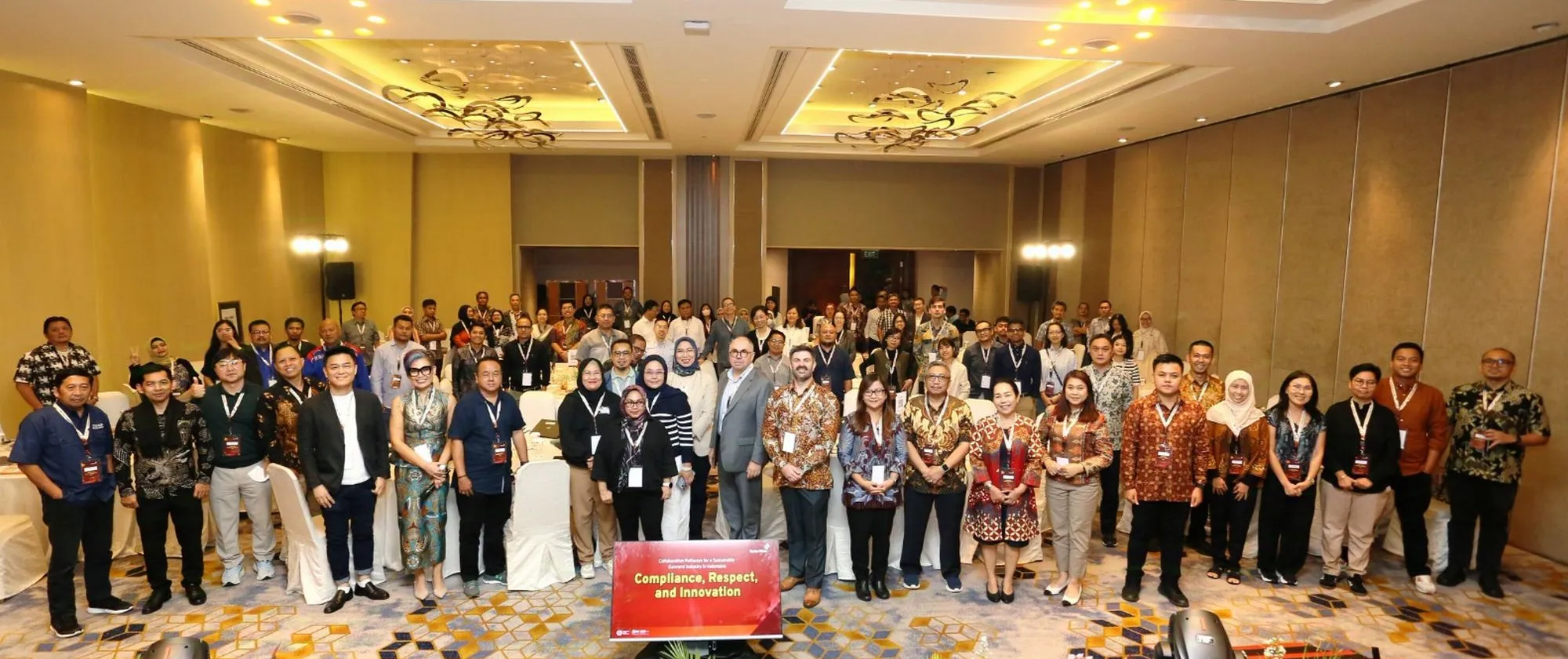 A group photo of Indonesia Business Forum held in Jakarta, Indonesia.