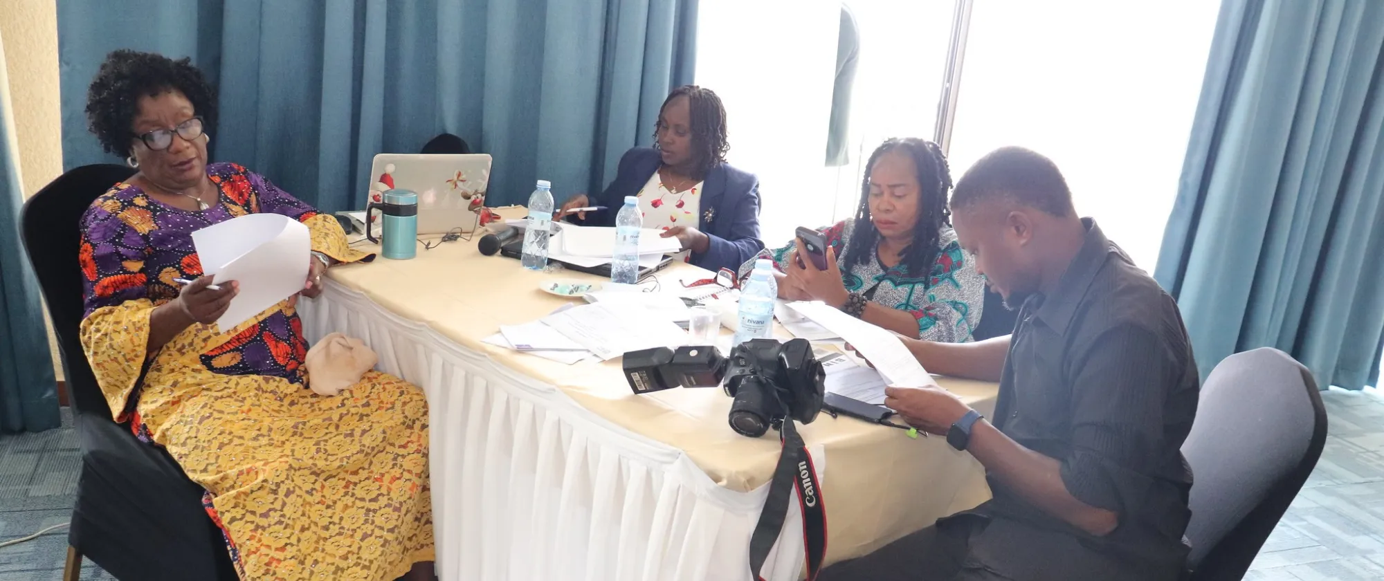 Journalist participants work in group