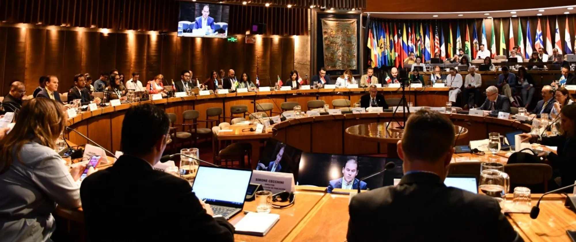 Participantes de la sesión temática segundo panel temático “Factores que impulsan la migración y vías regulares".