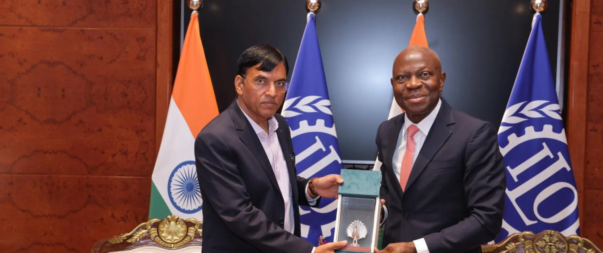 Director General and Indian Labour Minister standing together