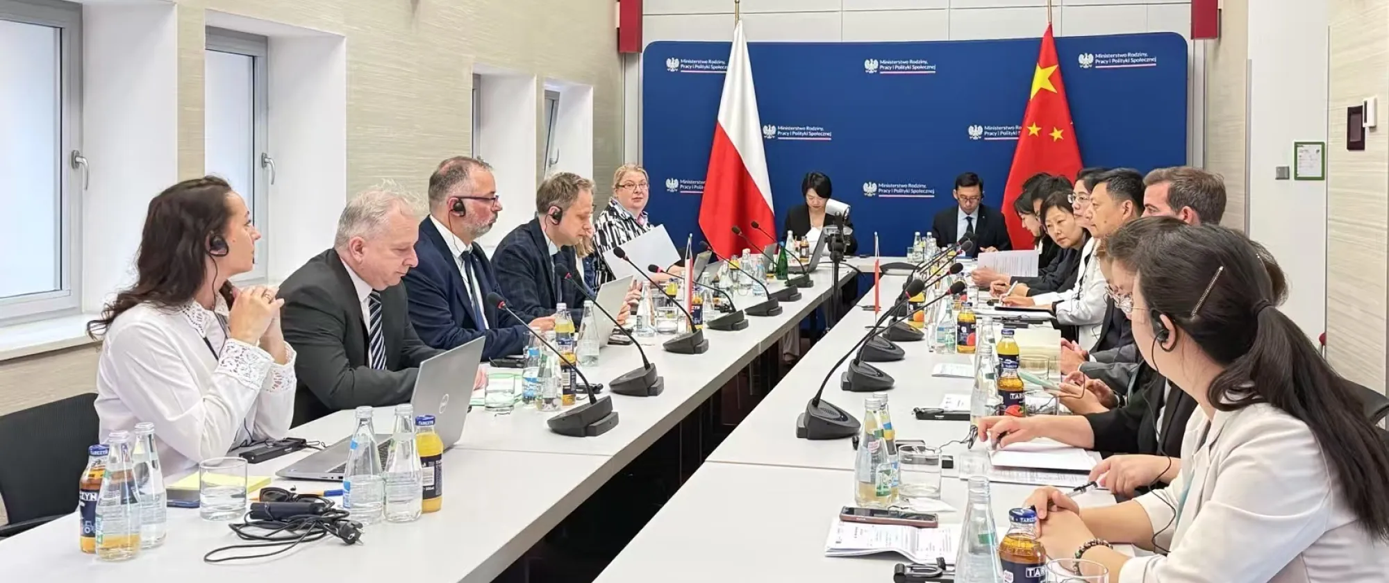 The Chinese delegation meets with officials from the Ministry of Family, Labour and Social Policy of Poland, Warsaw, Poland, June 2025