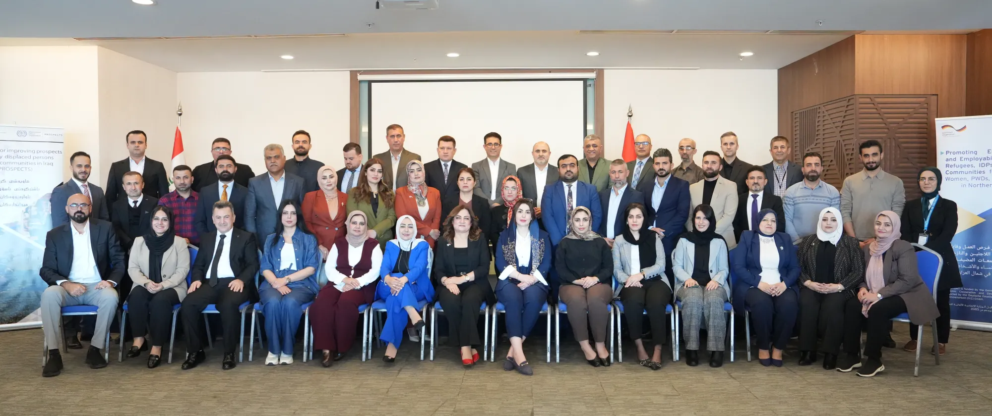 participant workshop in a group photo