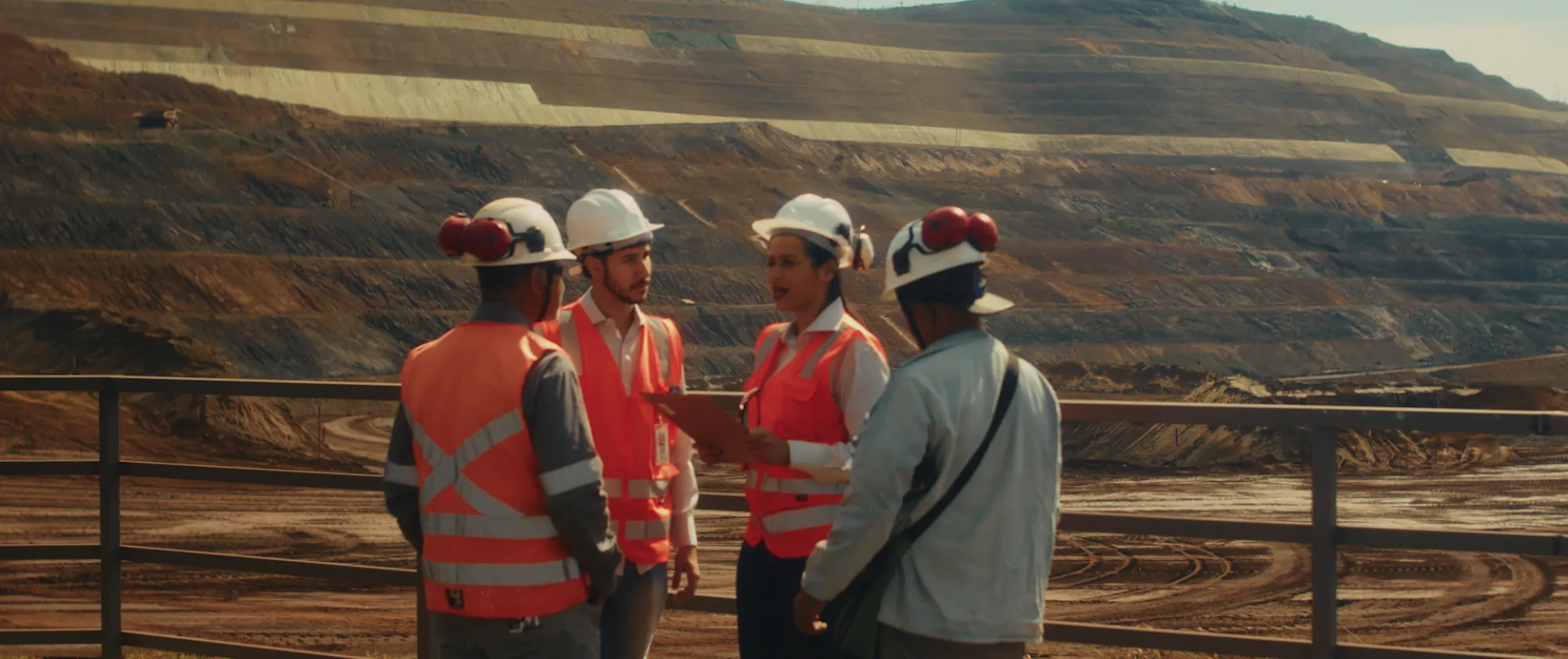 Vídeo da campanha retrata a rotina de uma analista operacional em uma das maiores mineradoras do mundo.