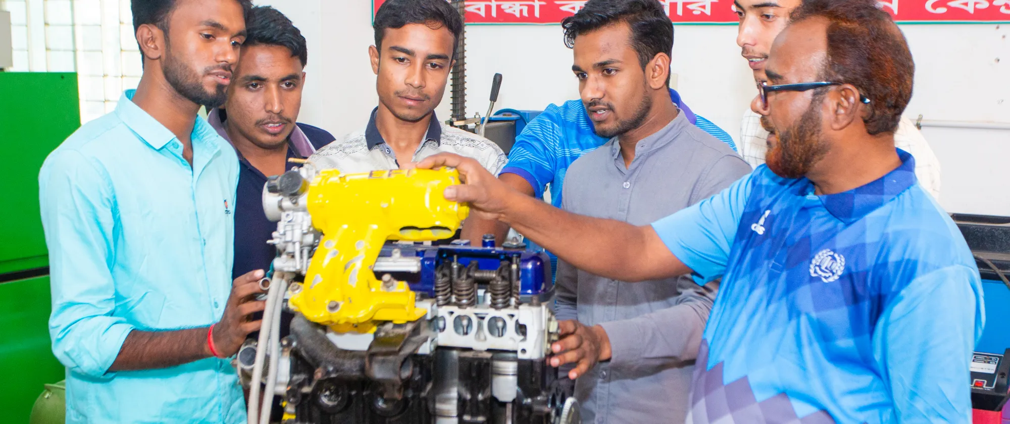 Abdul Alim with the students at Gaibandha Technical Training Centre