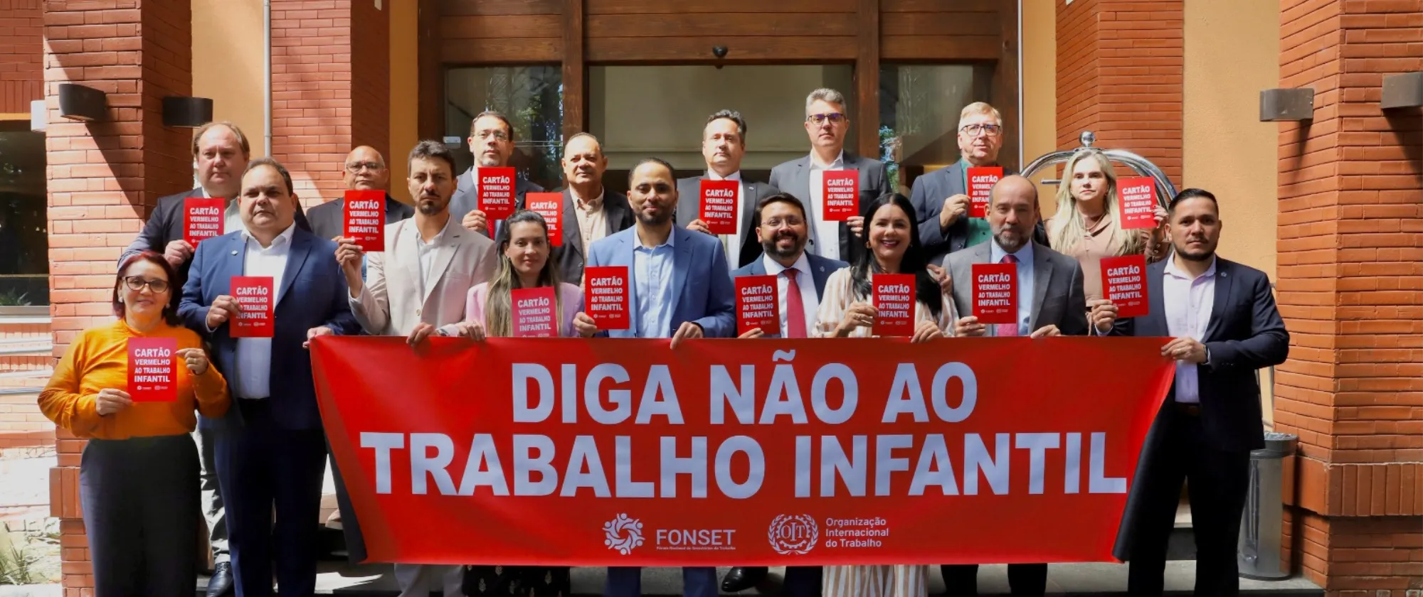 Secretários Estaduais do Trabalho formalizaram a adesão à campanha global “Cartão Vermelho para o Trabalho Infantil”, lançada pela Organização Internacional do Trabalho (OIT).