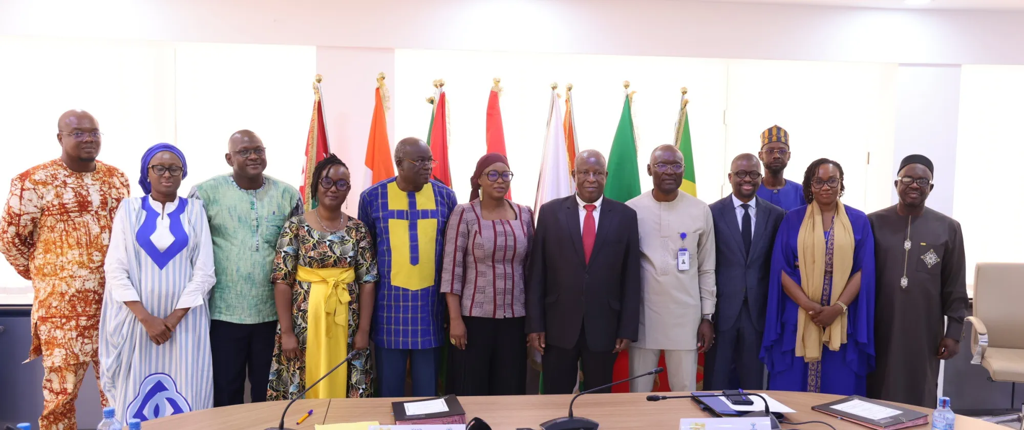 Photo de groupe des participants à la cérémonie de signature du protocole d’accord de coopération entre l’OIT et l’UEMOA.