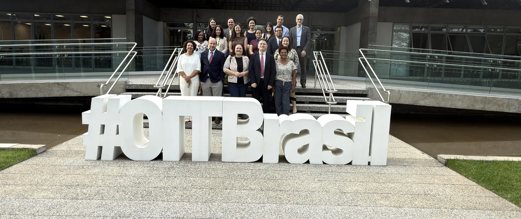 Participantes do lançamento da versão em português do estudo Mulheres na Economia de Plataformas: desafios e oportunidades na Ibero-América
