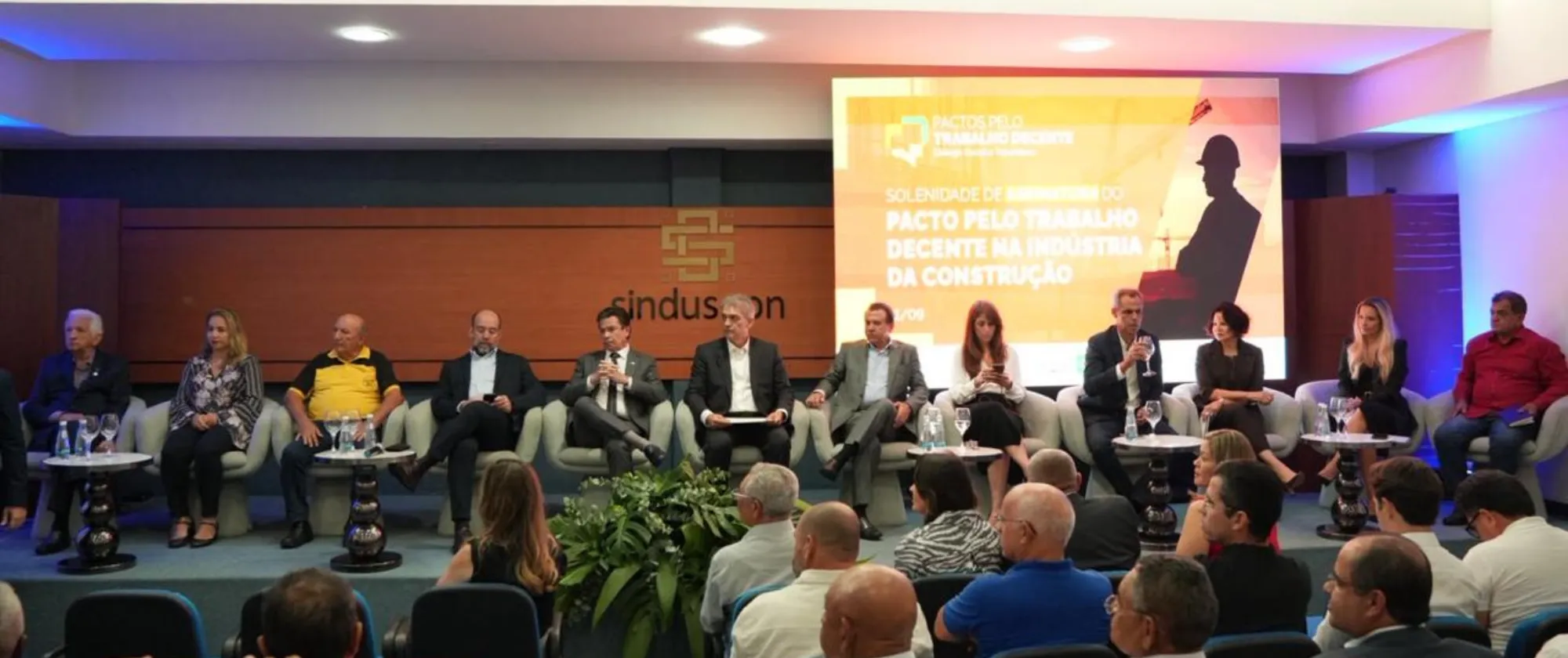 Cerimônia de assinatura do Pacto pelo Trabalho Decente na Indústria da Construção Civil