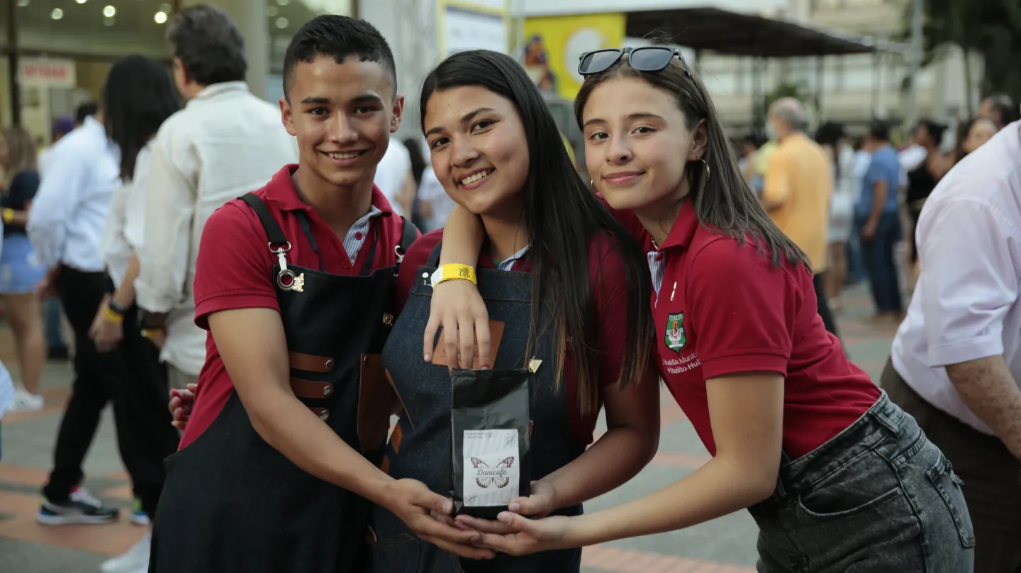 Tres jóvenes del departamento del Huila