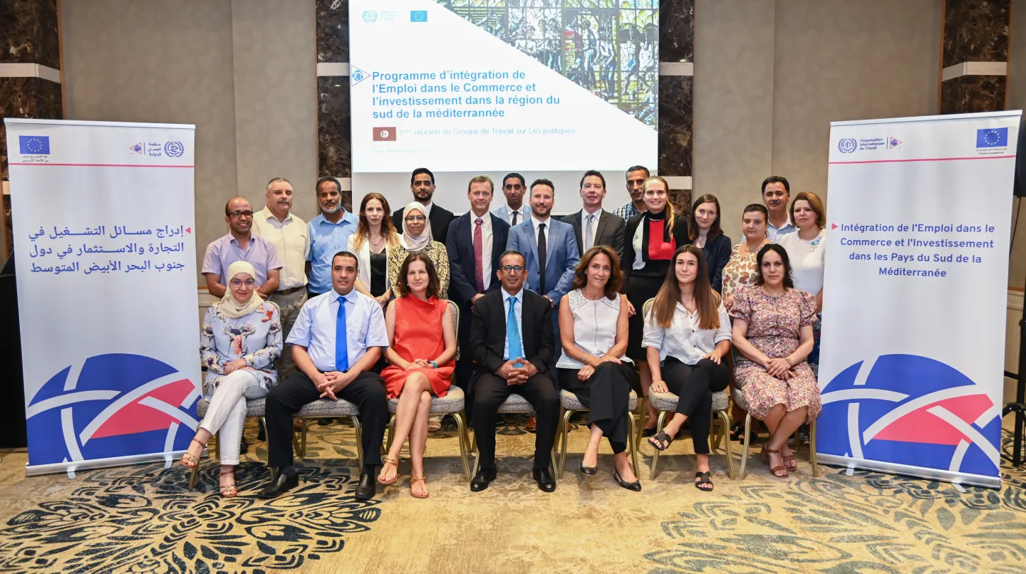 Photo de groupe des participants au groupe de travail politique
