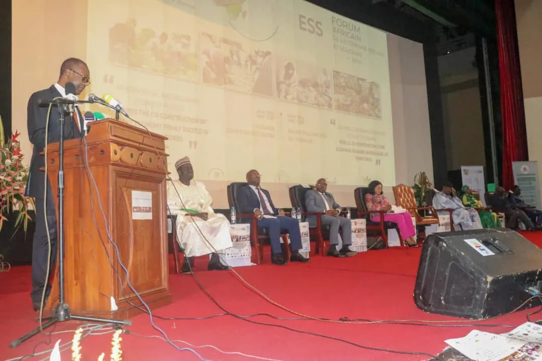 Un orateur s'adresse aux participants du Forum Africain de l'Economie Sociale et Solidaire