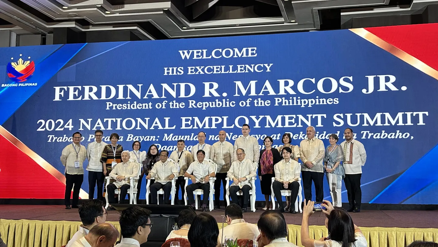 ILO with the President of the Philippines and key government agencies