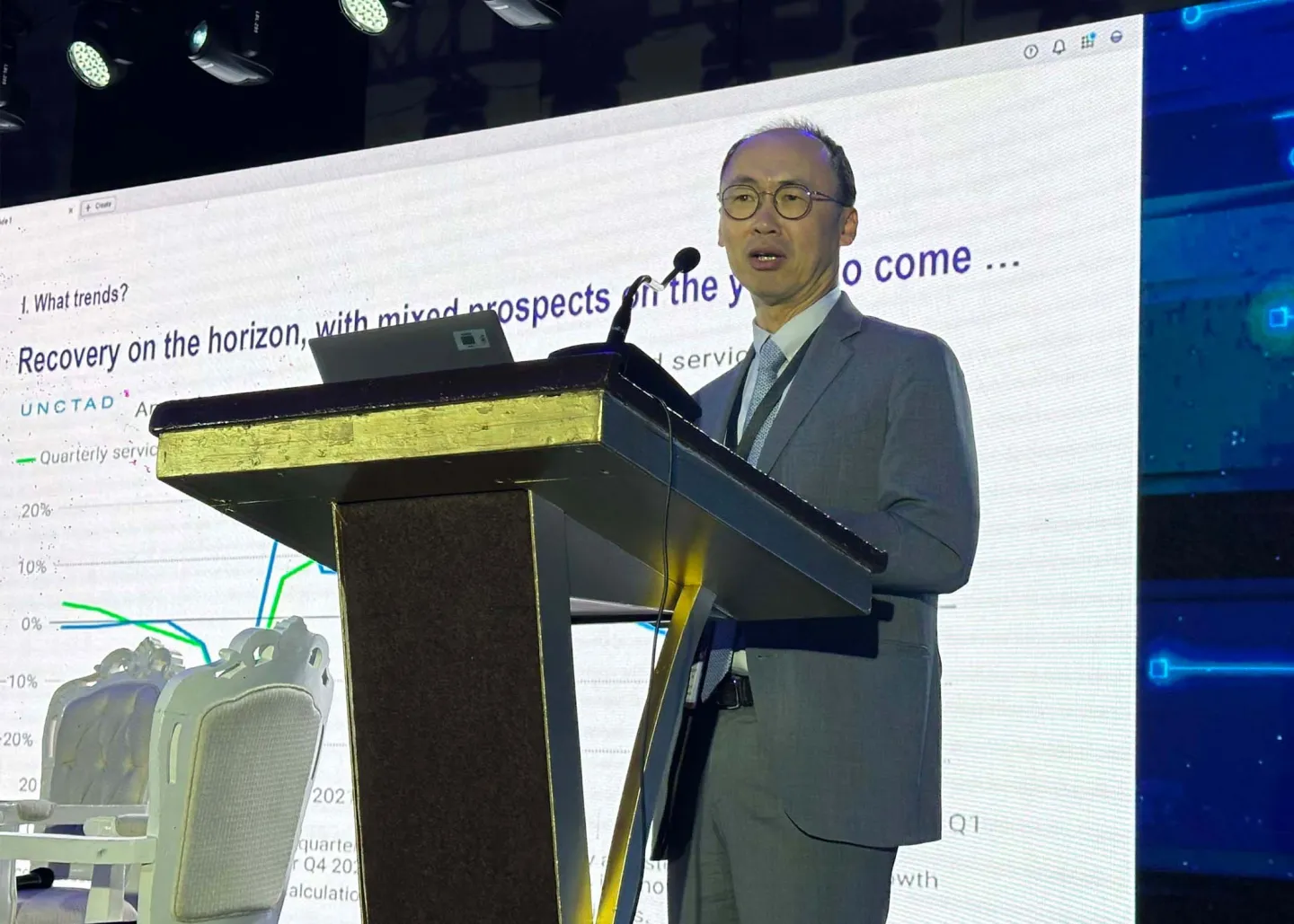 Sangheon Lee at the National Conference of Employers in the Philippines