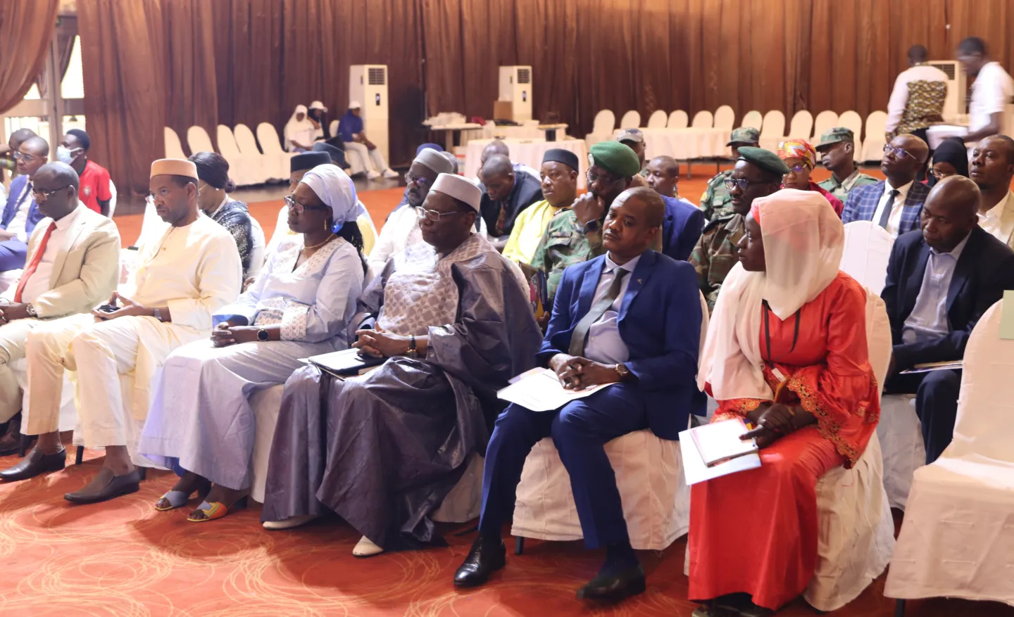 Une vue des participants au premier rang, au symposium de l'OIT à Bamako le 4 juillet 2024