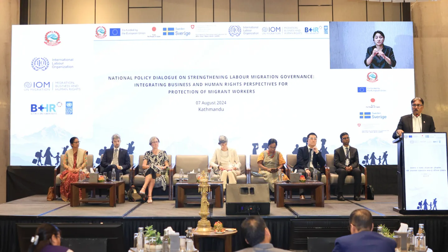 Hon’ble Mr. Sharat Singh Bhandari, Minister of Labour, Employment and Social Security of Nepal, addresses the audience. 