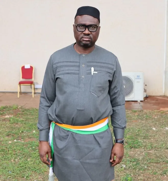 Bema Fofana, 1er Vice-Président du Conseil Régional du Gbêkê soulignant les avantages du bio charbon