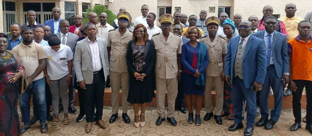 Photo de groupe des participants à l'ouverture de l'atelier de Soubré autour du corps préfectoral
