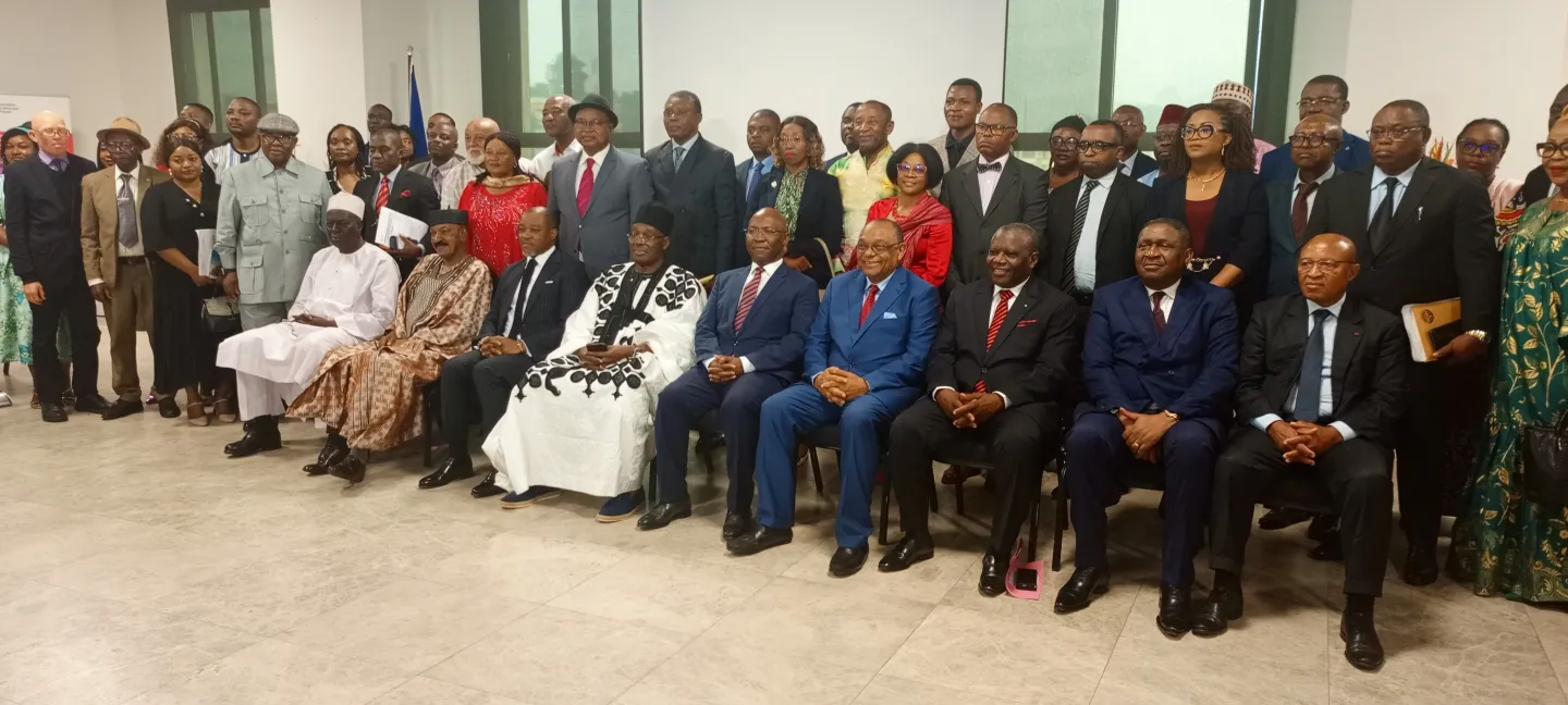Journee-Mondiale-Travail-Décent-Groupe1