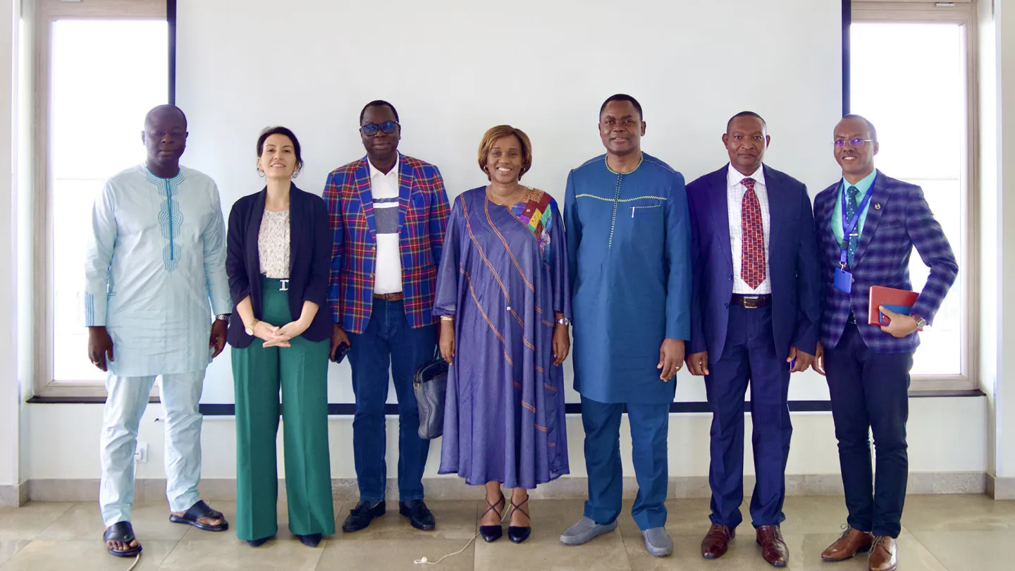 Photo de groupe de la Directrice régionale de l'OIT pour l'Afrique, Fanfan Rwanyindo, avec plusieurs représentants de l'équipe pays des Nations Unies au Burundi.