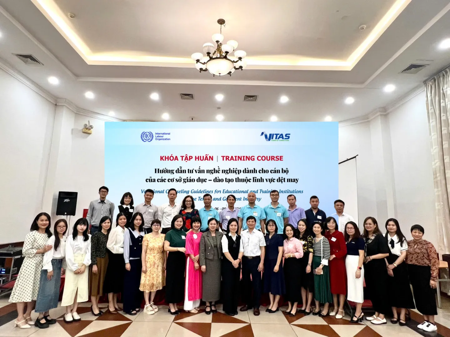 Khóa đào tạo được tổ chức tại Hà Nội và thành phố Hồ Chí Minh.