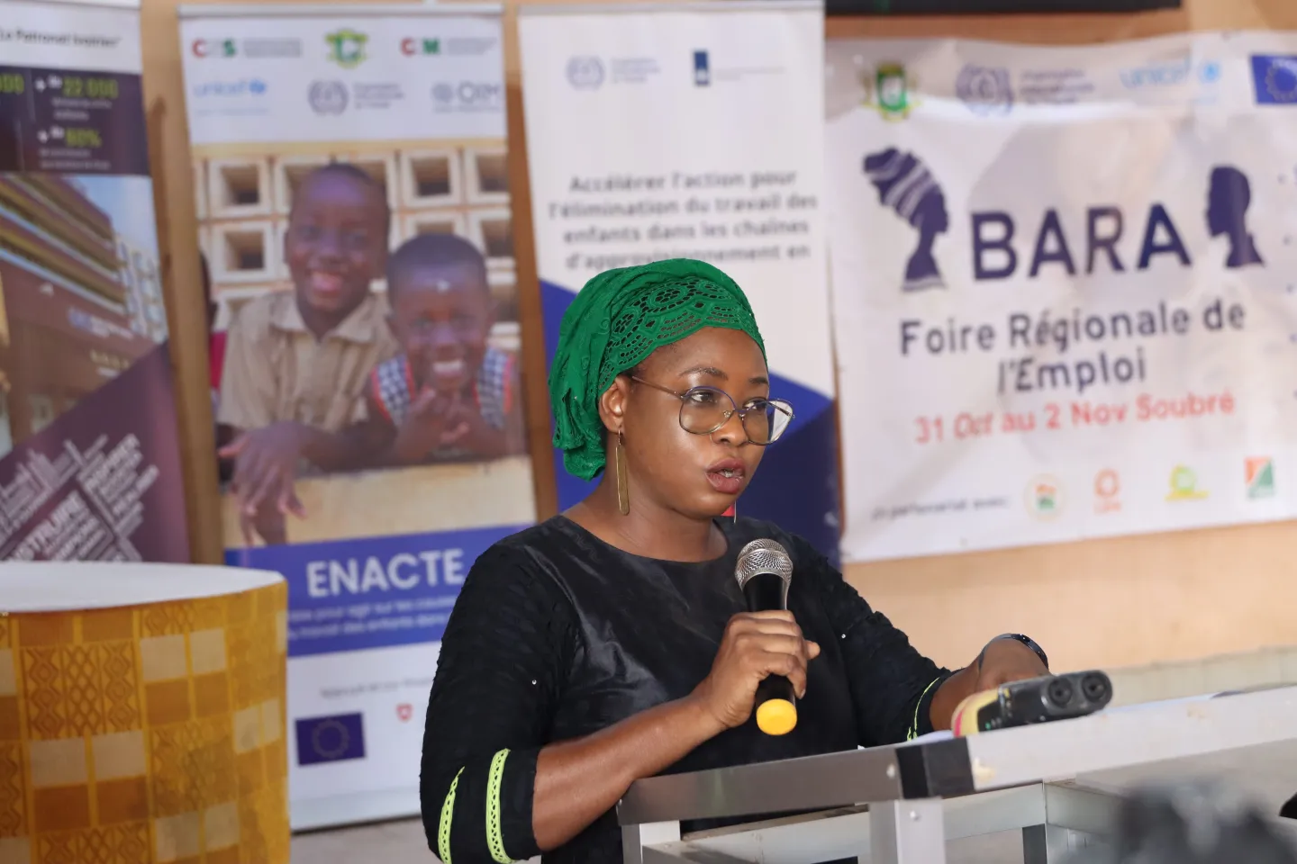Ndeye Coumba Diop, Directrice du Bureau pays de l’OIT expliquant les enjeux de la Foire BARA