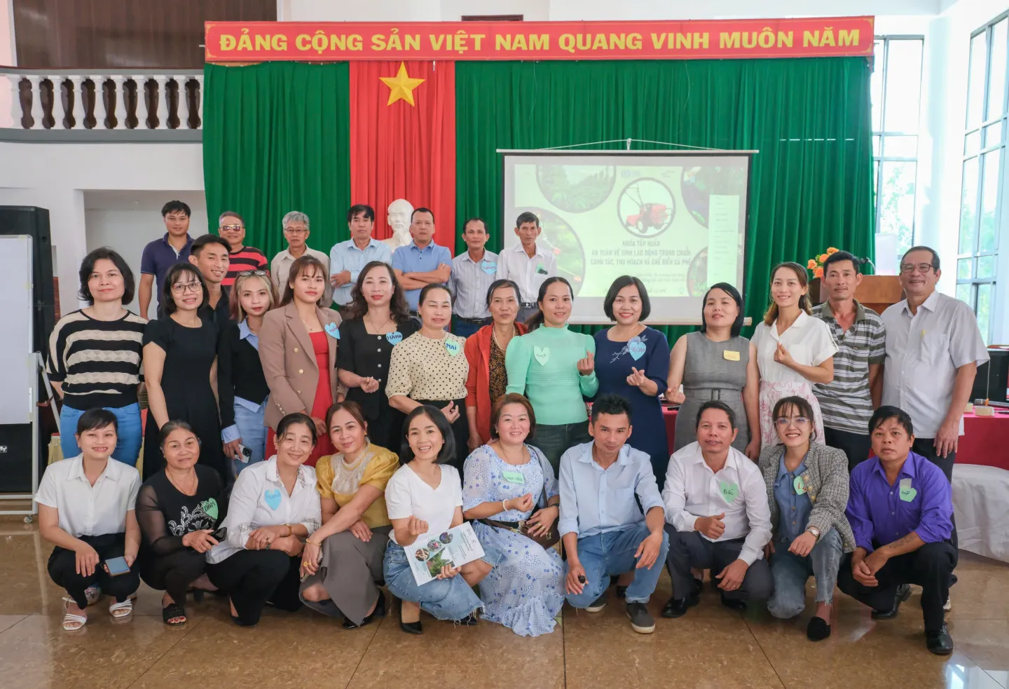 Khoá đào tạo thu hút sự tham gia của các chủ hợp tác xã nông nghiệp và các cán bộ từ liên minh hợp tác xã các tỉnh Tây Nguyên.