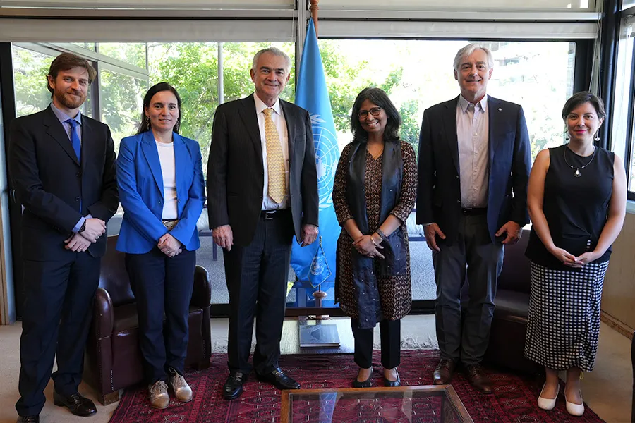 Visita de Sukti Dasgupta a la Cepal 