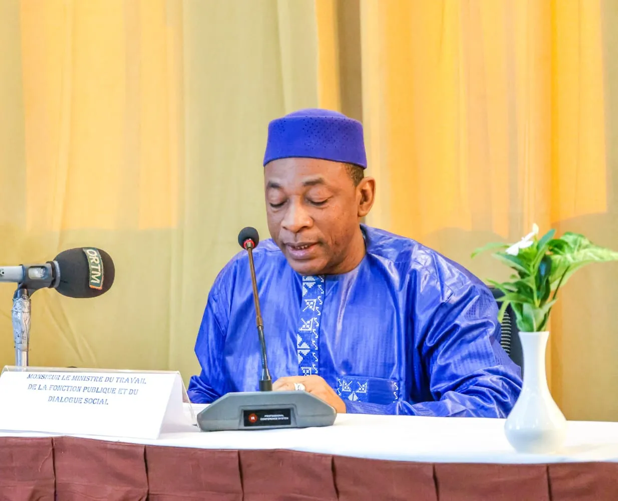 Le ministre Fassoum Coulibaly, du Travail, de la Fonction publique et du Dialogue social situant l’importance des deux Rapports sur le travail décent et le travail des enfants