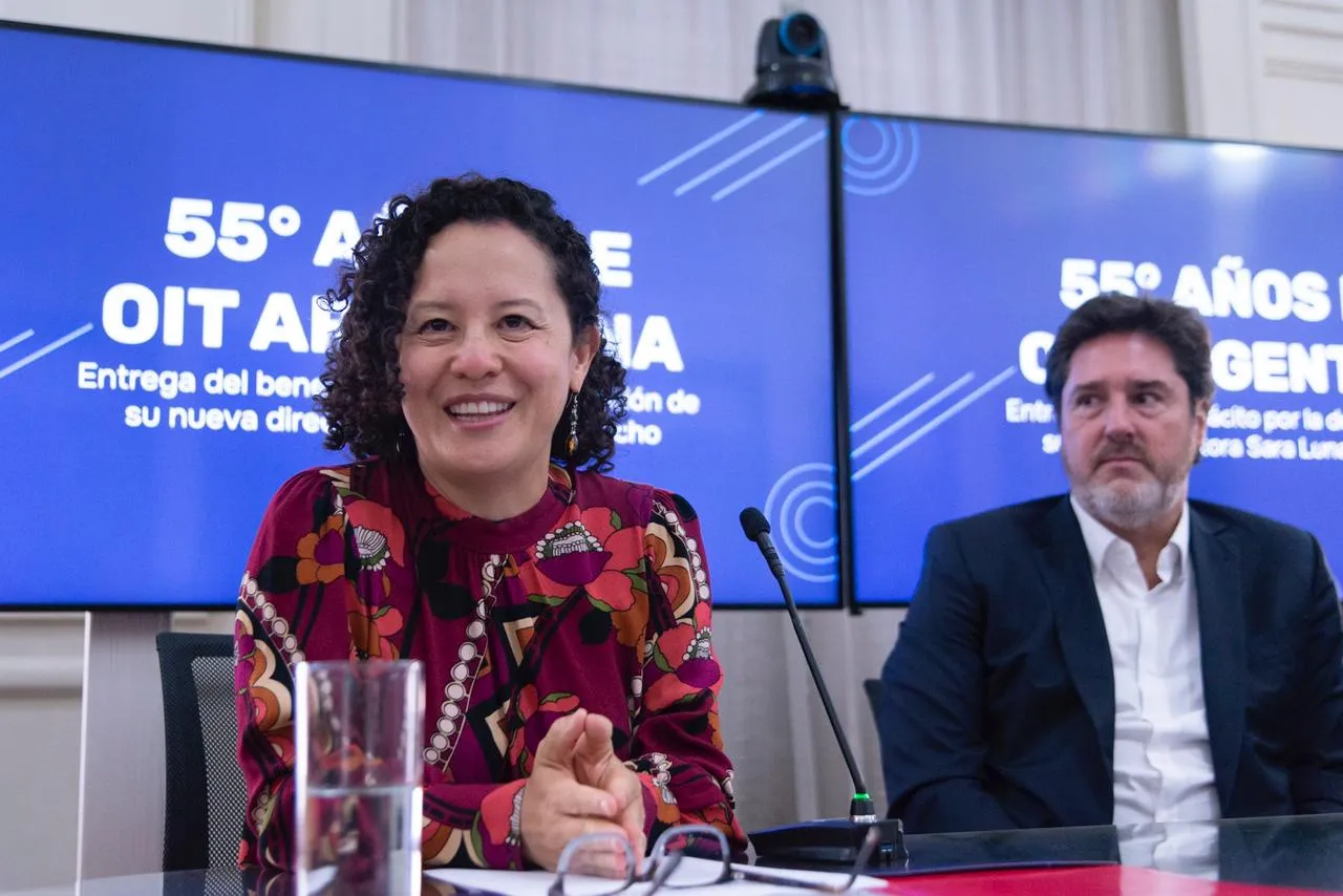 La directora de la OIT, Sara Luna Camacho, en la Legislatura porteña.