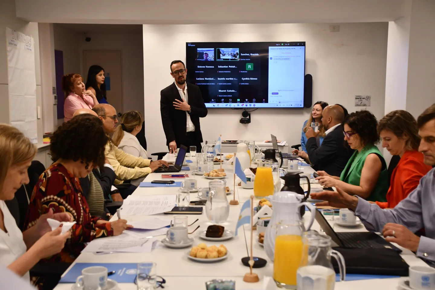 Mesa de trabajo en la presentación de resultados de PAGE Argentina.