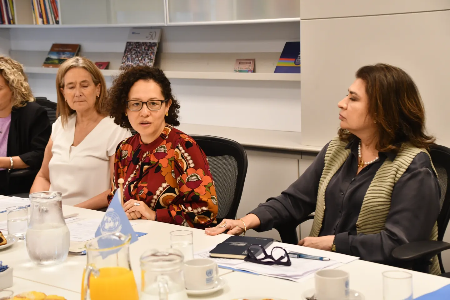 Claudia Mojica y Sara Luna Camacho lideran el encuentro.