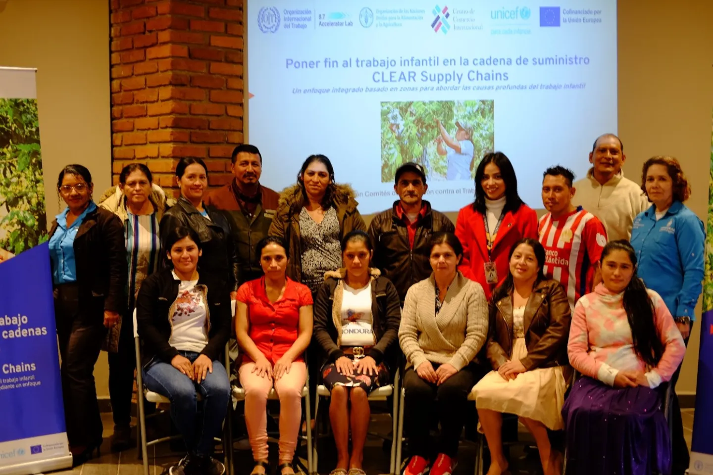 Community leaders together with representatives of the San Juan Mayor's Office, SETRASS and the General Workers' Center San Juan, 2024.