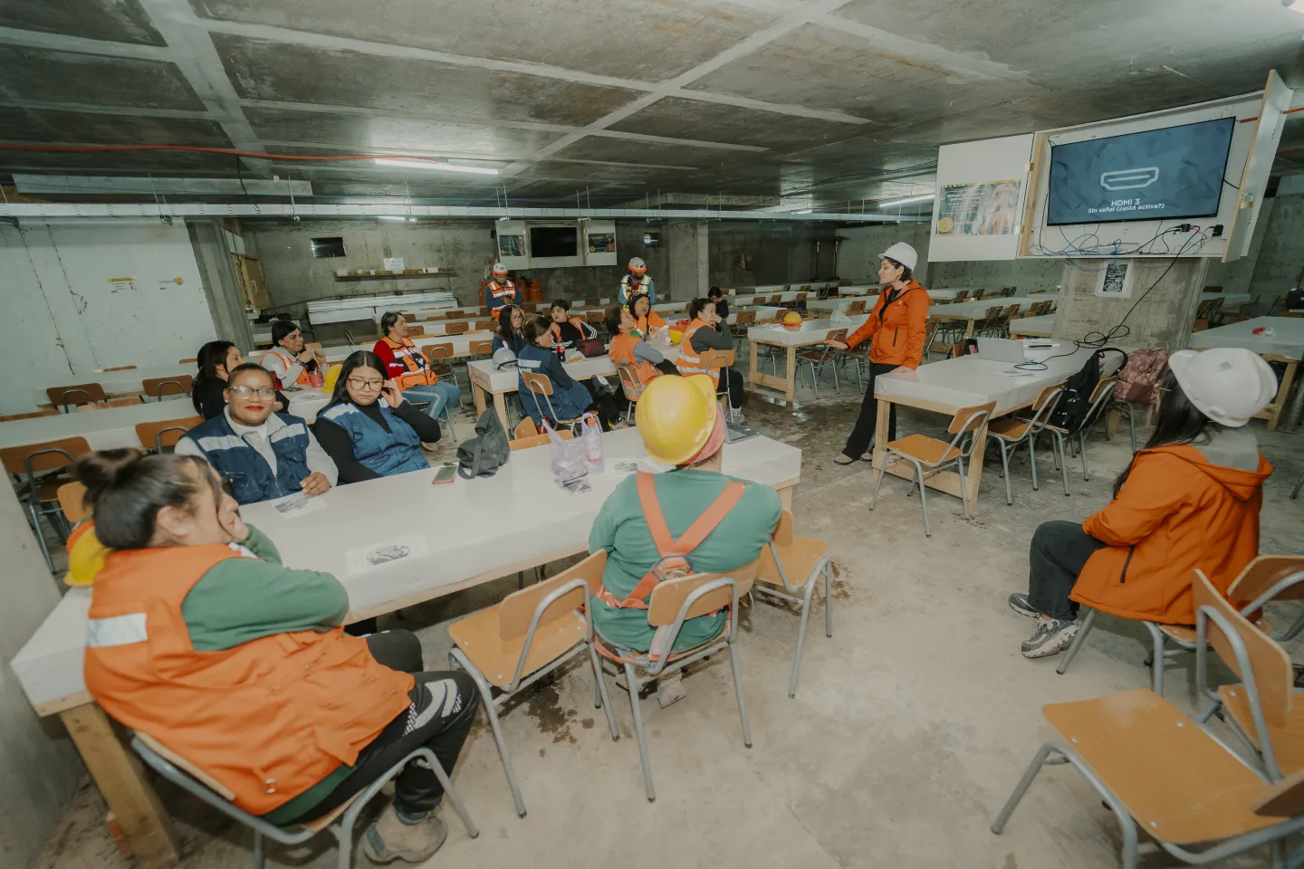 “Construyendo a la par”: un proyecto piloto por la equidad de género en el sector de la construcción en Chile