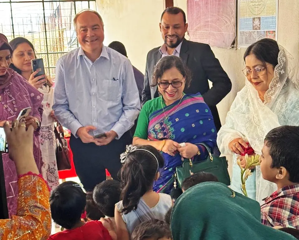 ILO and Government officials receive a warm welcome from children and staff at the childcare facilities